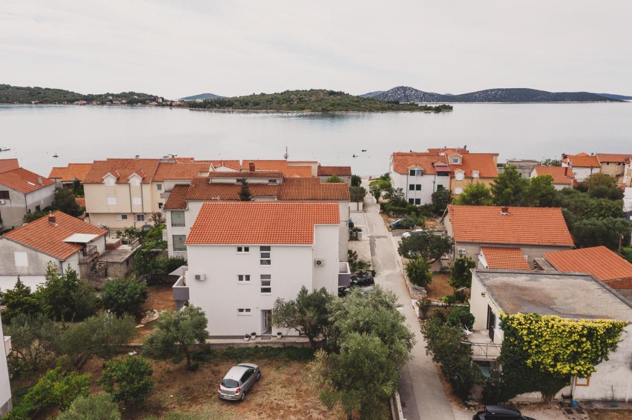 Apartmani Sanja Vodice Zewnętrze zdjęcie
