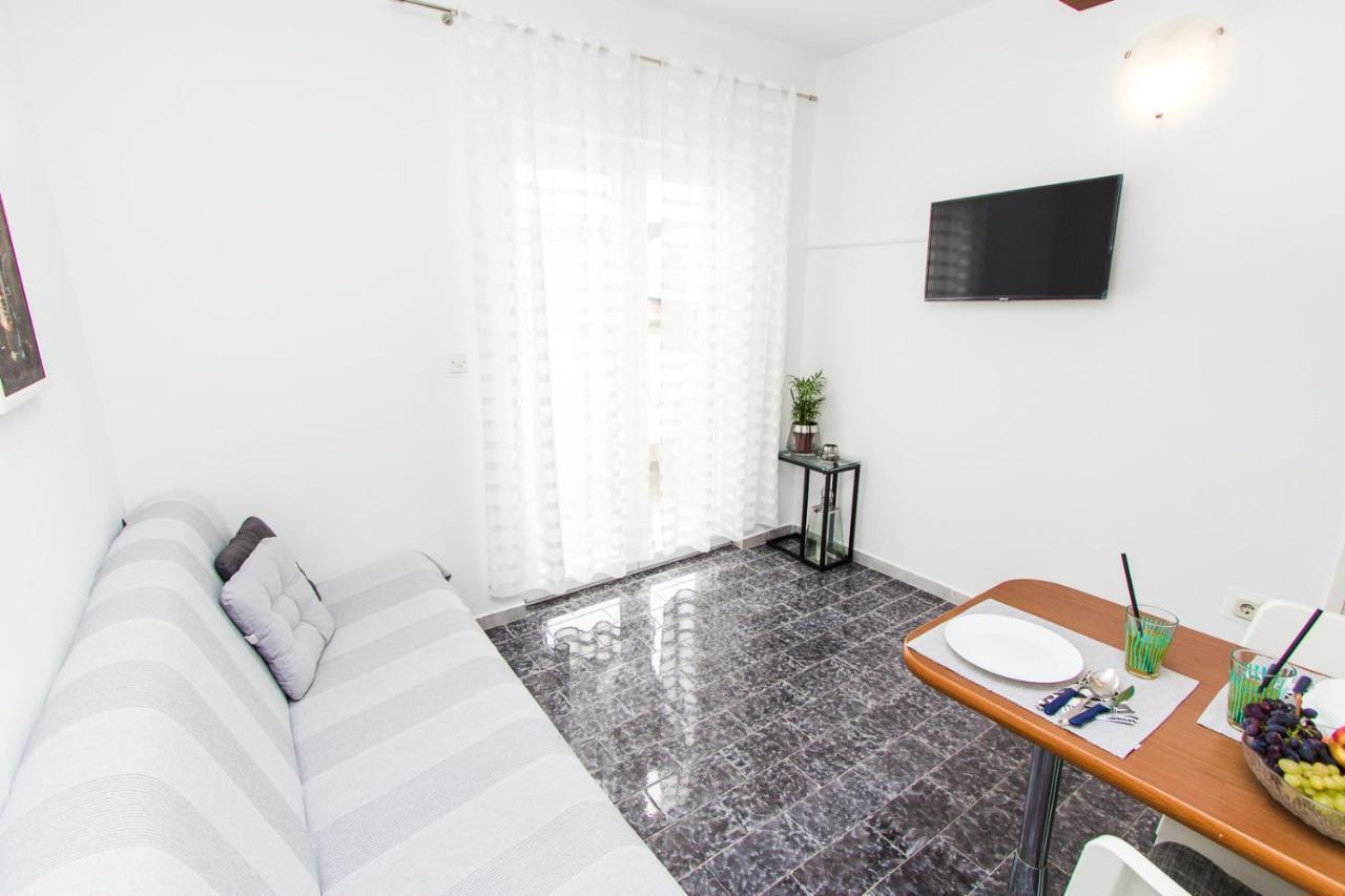 Apartmani Sanja Vodice Zewnętrze zdjęcie